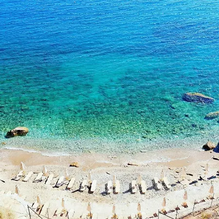 Elia * Palaiokastro (Crete)
